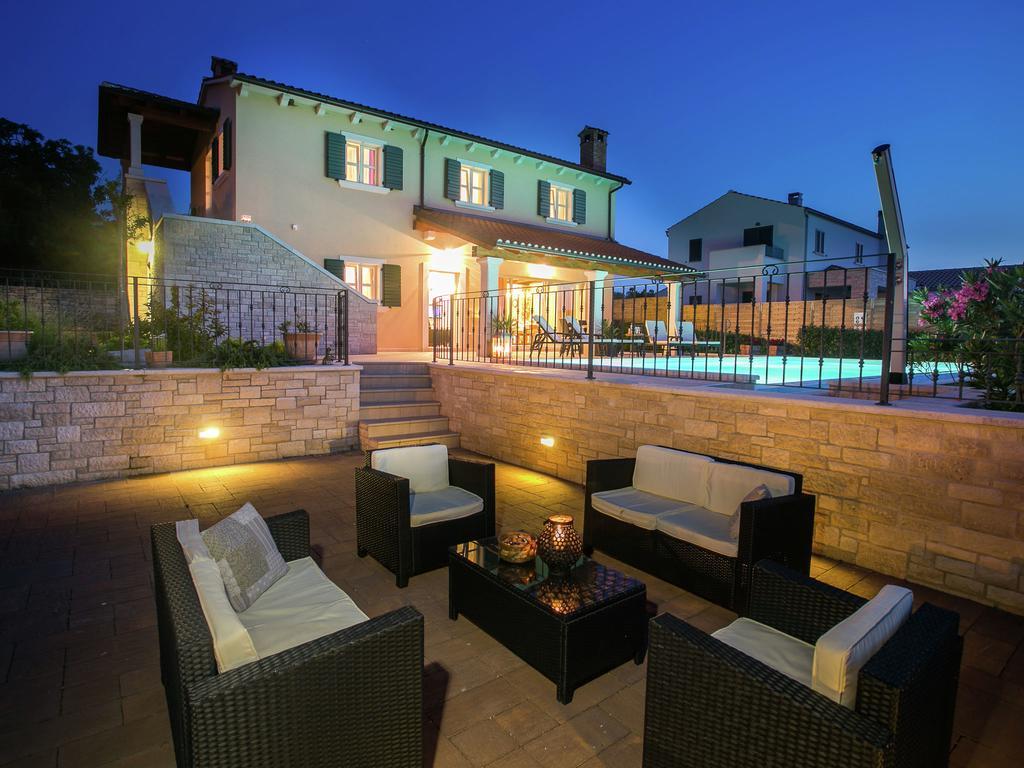 Luxurious Villa With Swimming Pool In Sveti Lovrec Selina Екстериор снимка